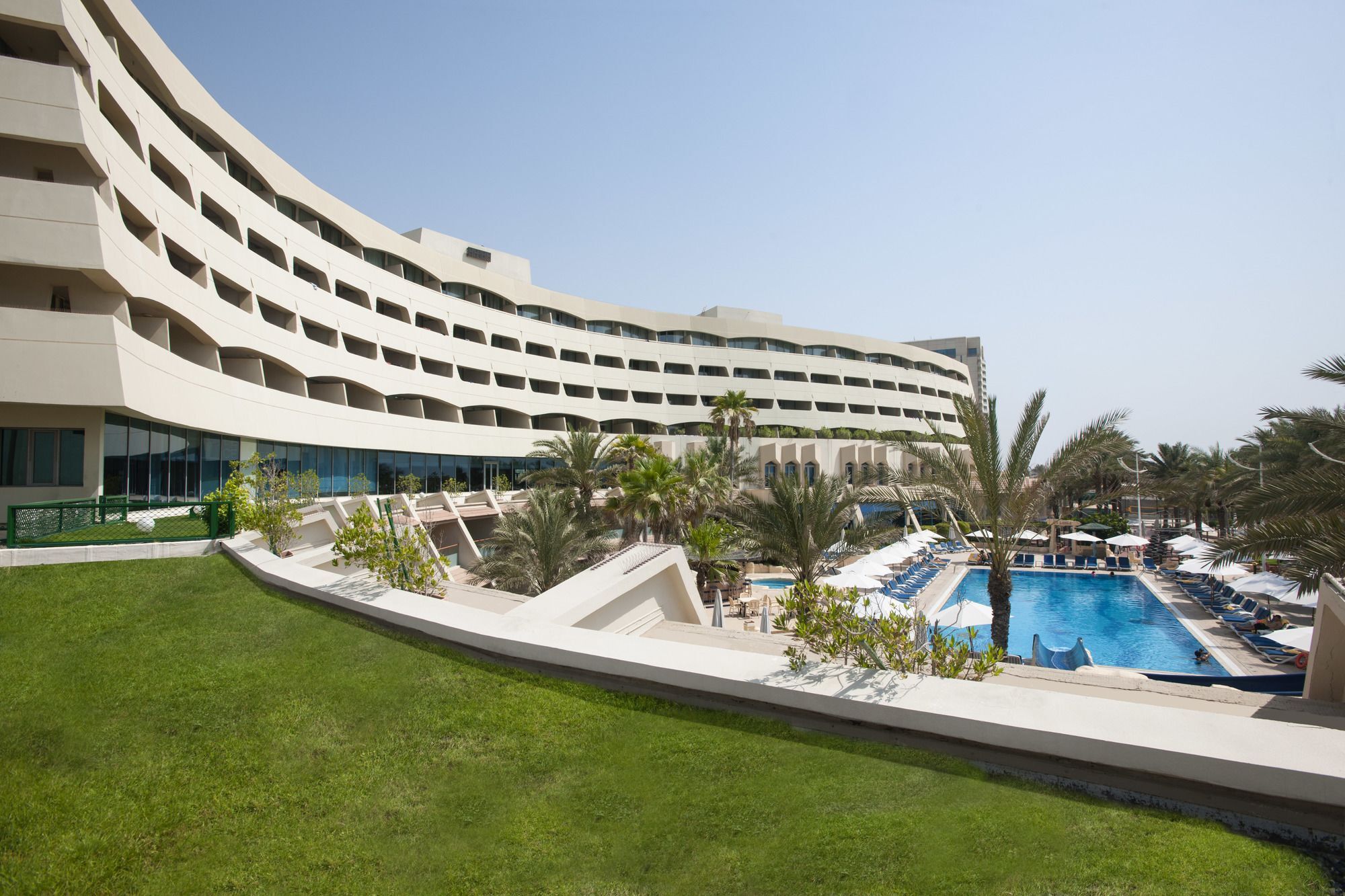 Occidental Sharjah Grand Hotel Exterior foto